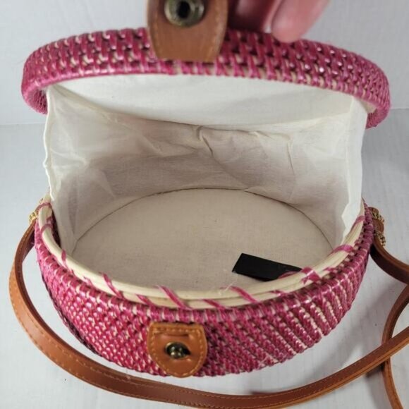 Boho Round Beach Summer Cottage Coastal Boho Hippie Straw Woven Crossbody Bag - Picture 8 of 8